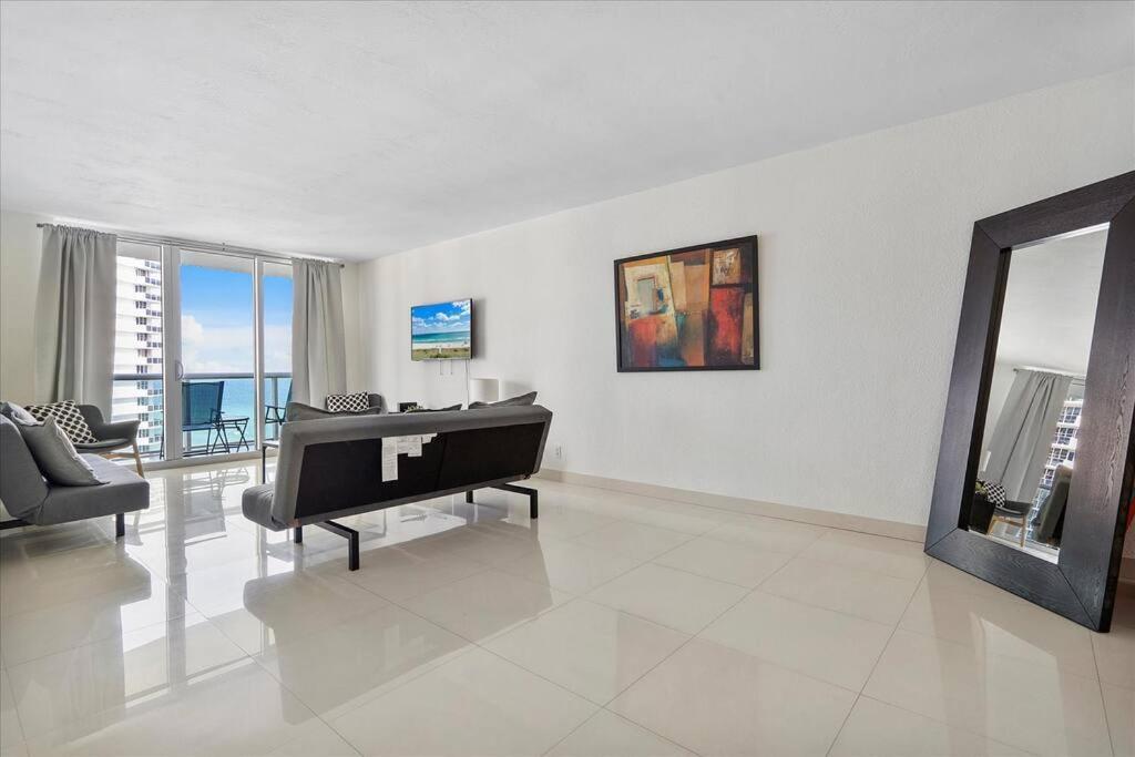 Beachfront 2 Bedroom At Tides Hollywood 8Th Floor Экстерьер фото